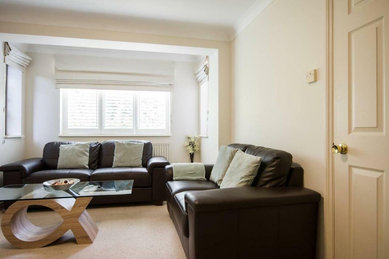 Spacious House, Sleeps 7 People Reading Esterno foto