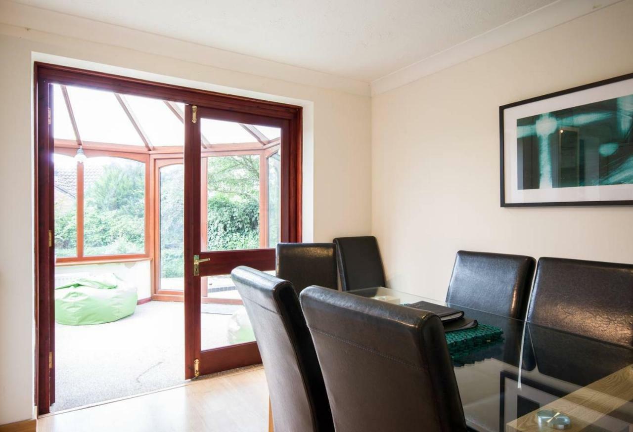 Spacious House, Sleeps 7 People Reading Esterno foto